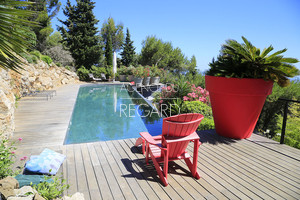 Property with sea view in Carqueiranne