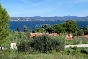 Plot with sea view forsale in Giens
