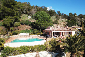 Villa with sea view in Rayol Canadel