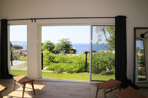 Sea view villa in Carqueiranne