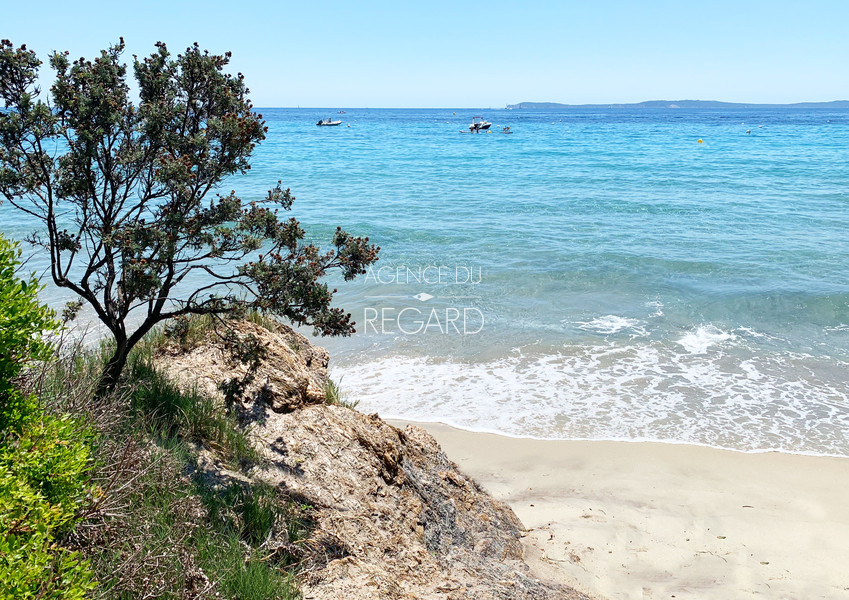 Rayol, feet in the water...THIS VILLA HAS BEEN SOLD BY AGENCE DU REGARD