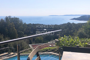 property with sea view in Gaou Bénat