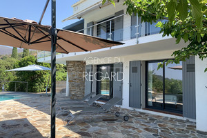 sea view property in Cavalire 