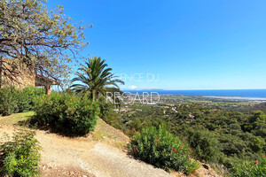 Property with sea view in La Londe