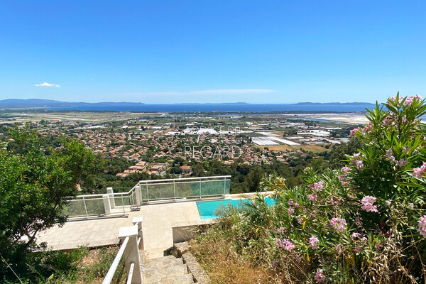 Property with panoramic sea view in Hyères