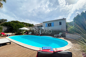 property with sea view in Levant island