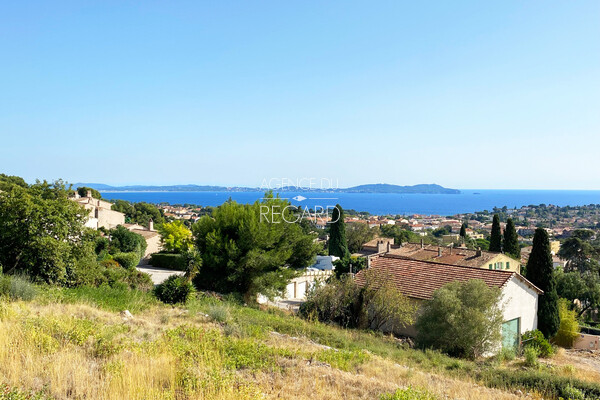 Plot with sea view in Carqueiranne