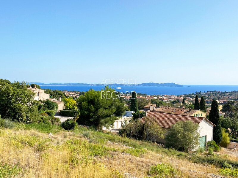 Building plot with sea view in Carqueiranne THIS PLOT IS UNDER SALE COMPROMISE BY AGENCE DU REGARD