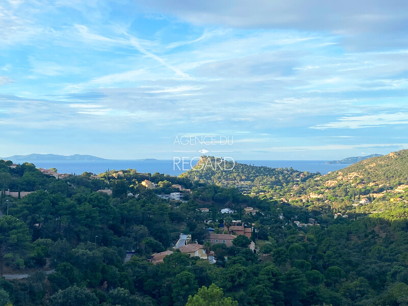Property with sea view in Rayol Canadel THIS VILLA HAS BEEN SOLD BY AGENCE DU REGARD