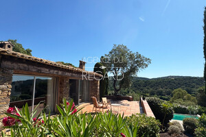 property with sea view in La-Croix-Valmer