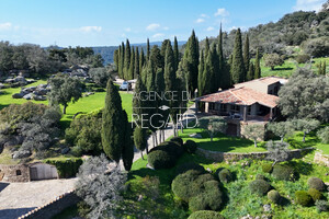 property with sea view in Le Lavandou