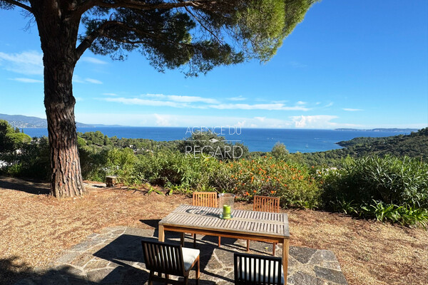 Property with sea view in Gaou B�nat