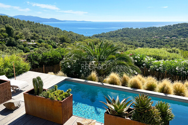 Property with sea view in Gaou B�nat