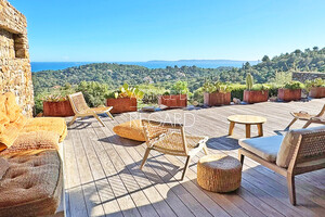 property with sea view in Gaou B�nat