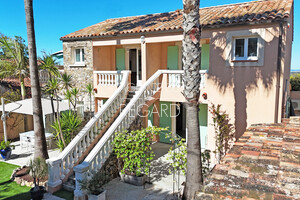 sea view property in La Capte