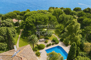 property with sea view in Giens