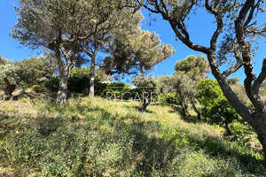 building plot with sea view in Gaou B�nat