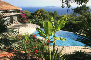 House with sea view in Rayol Canadel