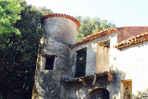 Castle to renovate in Gaou Bnat