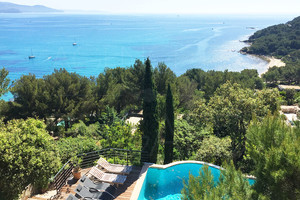 sea view villa in Gaou Bénat