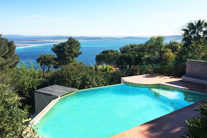 villa with sea view in Hyères sold by agence du Regard