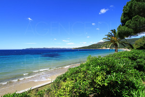 Waterfront property in Cavalire