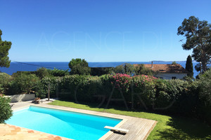 villa with sea view in Rayol Canadel