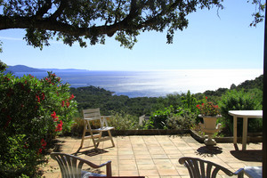 sea view villa in Gaou Bénat 