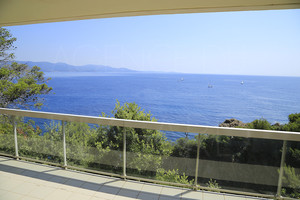 Villa with sea view in Cap Bnat