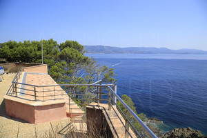 Waterfront property in Cap Bénat