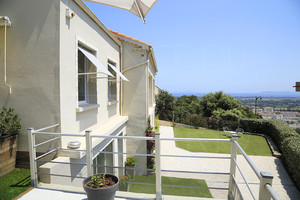 Villa with sea view in Hyères with pool