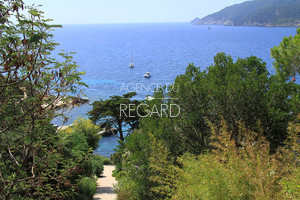 house with sea view in Levant island 