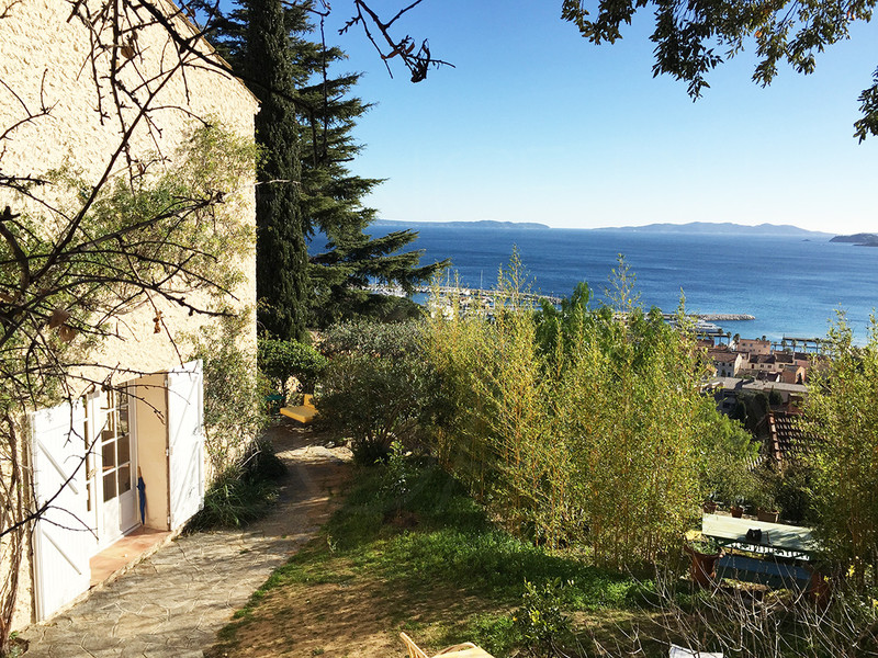 Le Lavandou, with sea view - THIS VILLA HAS BEEN SOLD BY AGENCE DU REGARD